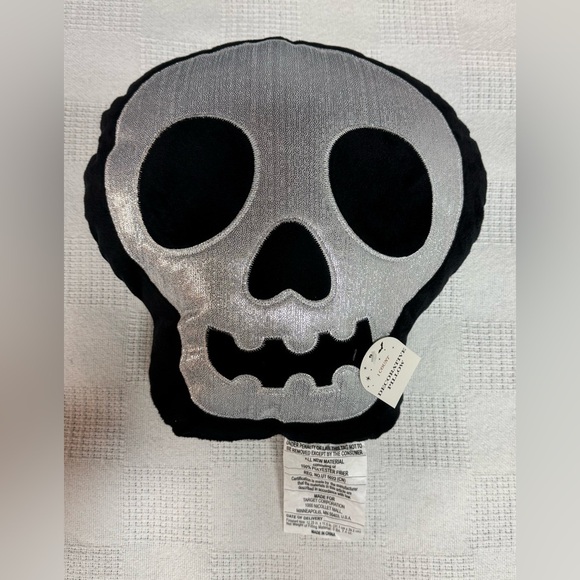 Gothic Skull Pillow - Black and Silver Pillow.. - Picture 6 of 6